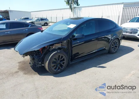 2023 Tesla Model X Dual Motor All-Wheel Drive/Standard Range z USA, uszkodzony, nr VIN 7SAXCAE55PF378572